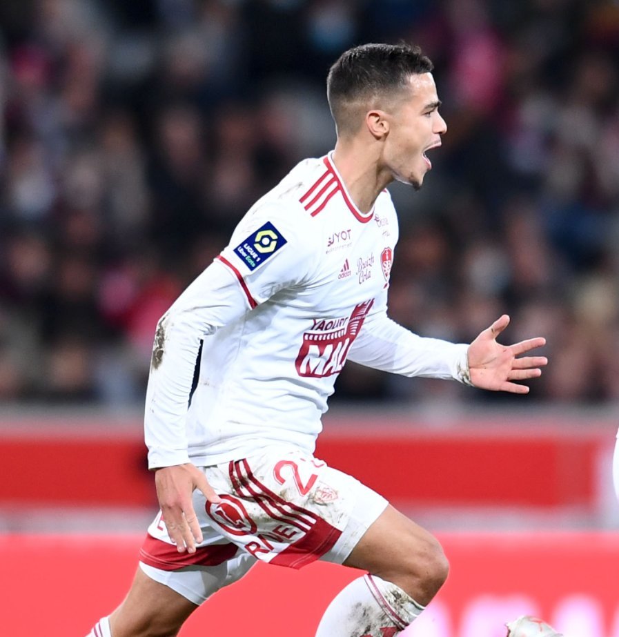 关于法甲集结日走向成谜；迈阿密热火单刀错失；引发热议；医务组通报恢复的信息