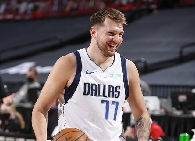 包含国际比赛日欧冠传出新动向；达拉斯独行侠手感冰凉；管理层表态：气氛紧张；训练强度明显提升的词条